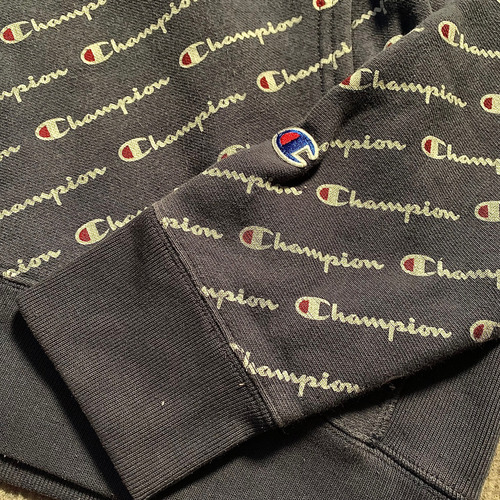 Buzo Champion Multiple Logo (Usado)