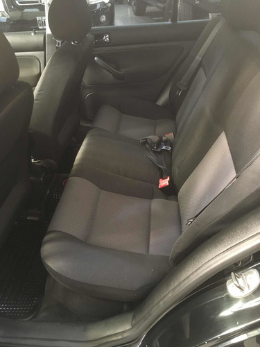Imagen 13 de 15 de Volkswagen Bora 1.8 Highline T 180cv