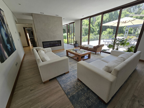Espectacular Casa/condominio El Arrayan