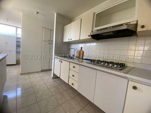 Apartamento Alquiler Santa Paula #25-2103 Lb