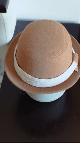 Hermoso Sombrero Redondo De Lana Ideal Para Toda Chica Joven