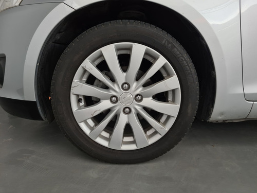 Imagen 7 de 15 de Suzuki Swift 2012 1.4 Gls Mt