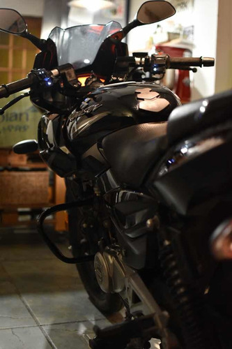 Bajaj 220f