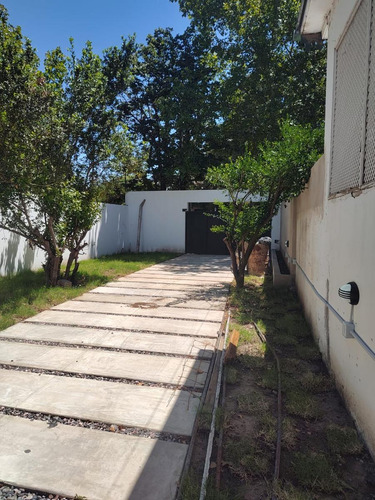 Casa En Arguello A Estrenar Con Pileta