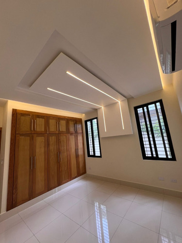 Casa En Venta En Padre Las Casas Elegancia Y Espacio En Santiago