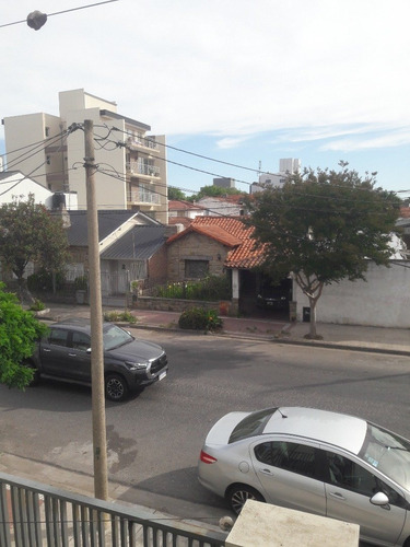 Imagen 8 de 19 de Ph 3 Amb Con Espacio De Cochera 1er Piso X Esc