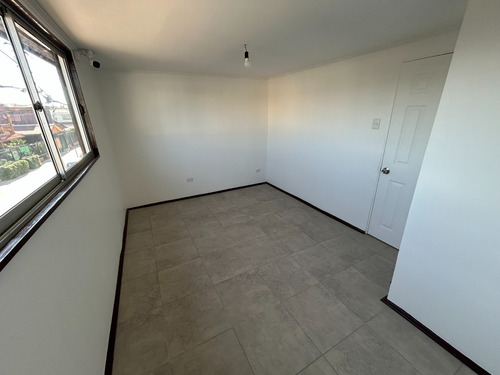 Práctica Casa Recién Renovada A Pasos Metro Las Parcelas