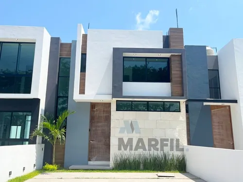 Venta De Hermosa Casa Con Excelentes Acabados En La Rioja Colima Al Noreste