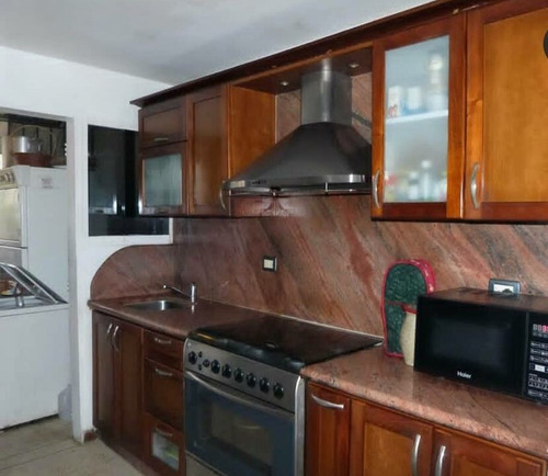 Imagen 3 de 12 de Vendo Apartamento 98m2 3h/2b/1p Montalbán 0453