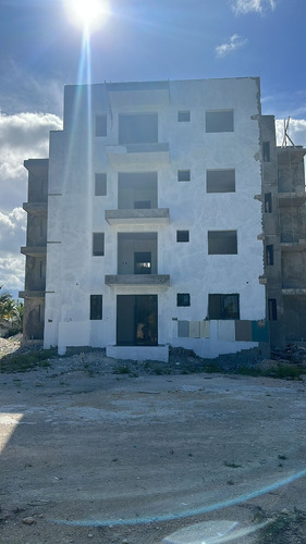 For Sale Solar Con 40 Apartamentos En Mejora En Veron Bavaro Con Solar De 5mil Metros