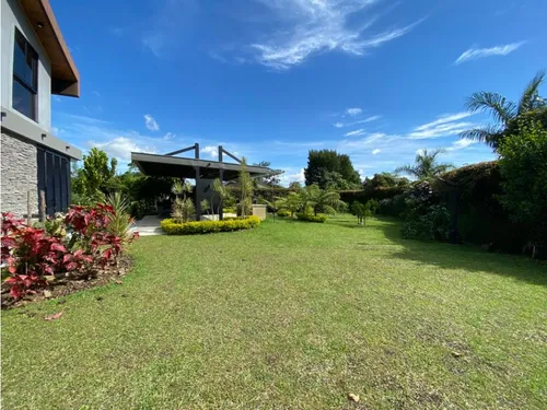 Hermosa Casa Para La Venta En Llanogrande
