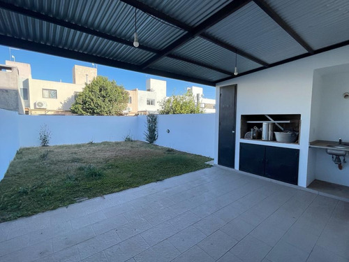 Imagen 21 de 22 de Duplex - 3 Dorm ( 1 En Suite ) - Escritorio - Calefacción Central