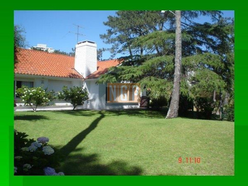 Imagen 3 de 10 de Casa En Cantegril Bien Mantenida