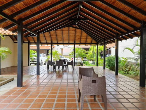 Imagen 10 de 13 de Amplio Townhouse En Obra Gris, Tazajal