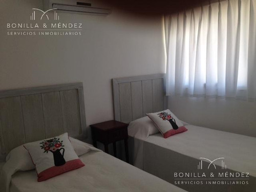 Bikini Beach, Exclusivo Pent-house En La Playa Más Exclusiva