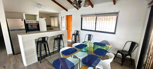 Amplia Casa, 3d+ 2b + Piscina (año Corrido)