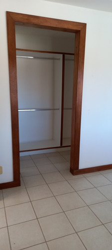 Casa De 3 Quartos E 5 Banheiros