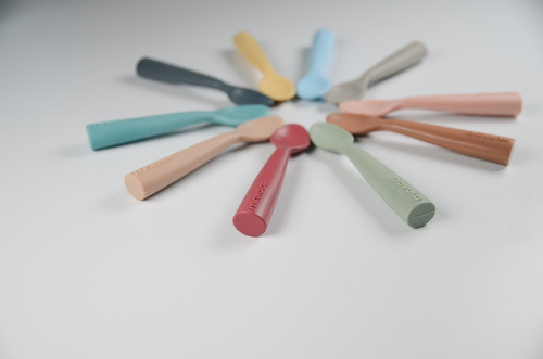 Imagen 7 de 8 de Cuchara Silicona Alimentacion Bebe Minikoioi Scooper