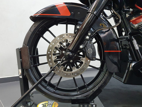 Harley-davidson Cvo Road Glide C/ Escape Vance&hines!!