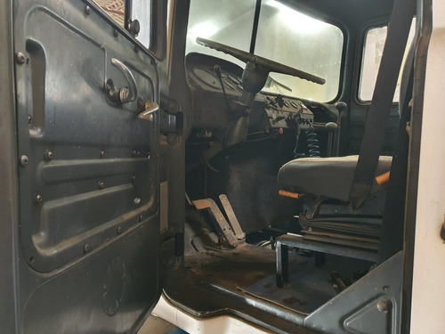 Imagem 4 de 9 de Mack Om 800