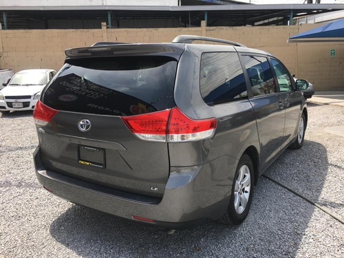 Imagen 11 de 11 de Toyota Sienna Le 2013