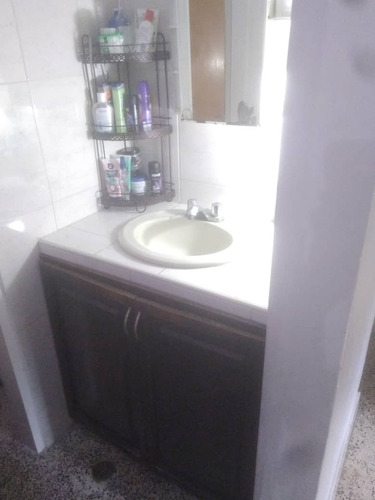 Imagen 10 de 17 de Se Alquila Apartamento En La Urbanizacion Monteserino