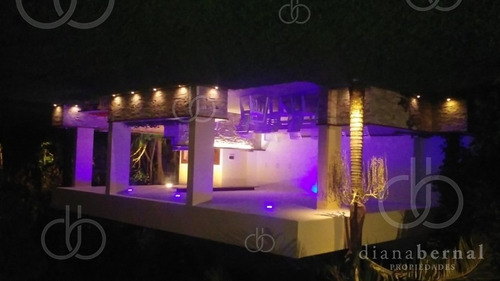 Casa En Punta Del Este Paya Mansa, 6 Dormitorios + Dep Y Piscina. - Ref: 42993