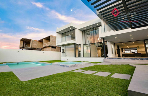 Mansión De Súper Lujo En Venta En Ayamonte Zapopan Zona Bajío Guadalajara