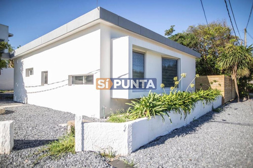 Imagen 2 de 18 de Casa En El Chorro A 3 Cuadras De La Playa