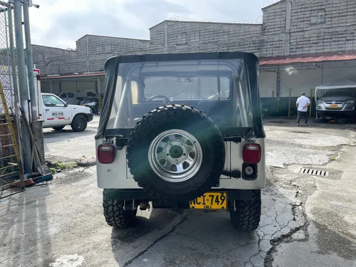 Jeep Willys Cj7. Evolución Del Todoterreno Con Más Tradición