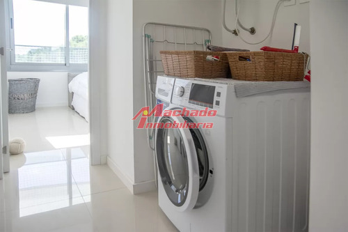Apartamento En Venta En Torre Esmeralda De 3 Dormitorios , En Punta Del Este