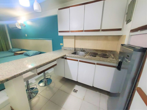 Imagen 5 de 14 de Apartamento Cerca De La Playa Con Agua Permanente, Planta Eléctrica, Wifi, Split