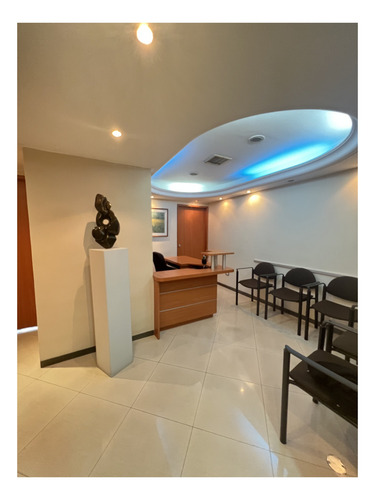Imagen 2 de 9 de En Venta Oficina 54mts Ave. Libertador
