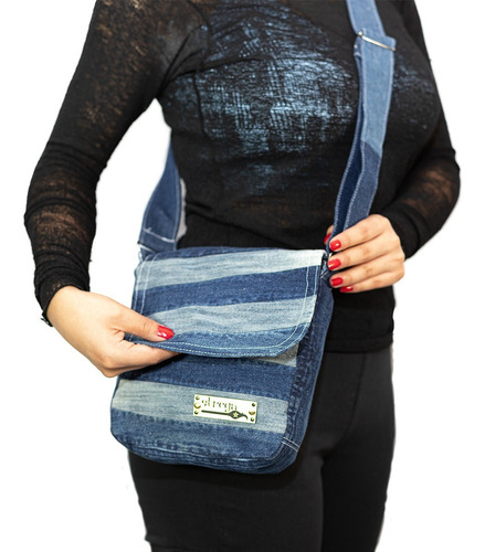 Imagen 7 de 10 de Bolso Mariconera De Mezclilla Reciclada Hecho A Mano