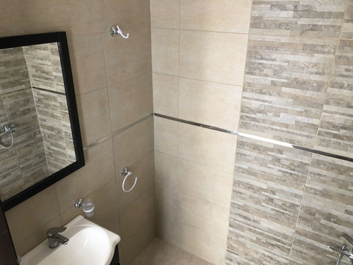 Departamento En Venta 2 Amb Con Cochera-saenz Peña