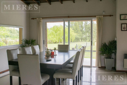 Imagen 17 de 30 de Lindisima Casa En Venta Con Vista Al Lago En Chacras De La Cruz