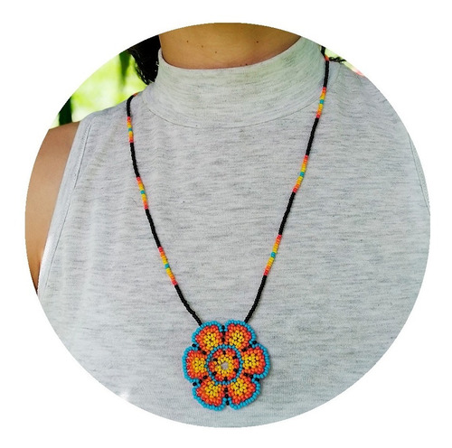 Collar Para Mujer Flor Crocus  Arte Huichol Mostacilla Checa