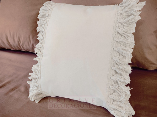 Imagen 2 de 2 de Almohadon Boho 40xx40. Local Caballito. E/todo El Pais