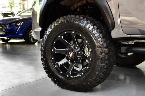 Imagen 11 de 25 de Toyota Hilux 2.8 Srv 4x4 Aut - Car Cash
