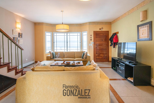 Casa 4 Ambientes Con Patio, Jardin Y Cochera. Apto Credito