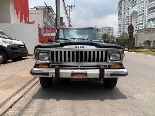 Jeep Grand Wagoneer