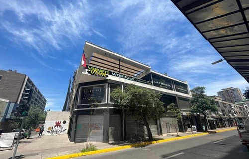 Locales Comerciales En Arriendo Arturo Prat, Santiago Centro