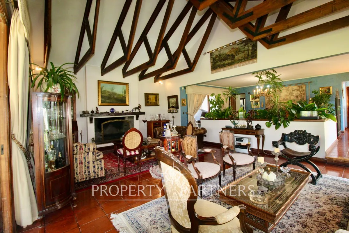 Imagen 3 de 18 de Casa Estilo Español En Parcela Con La Mejor Ubicac...