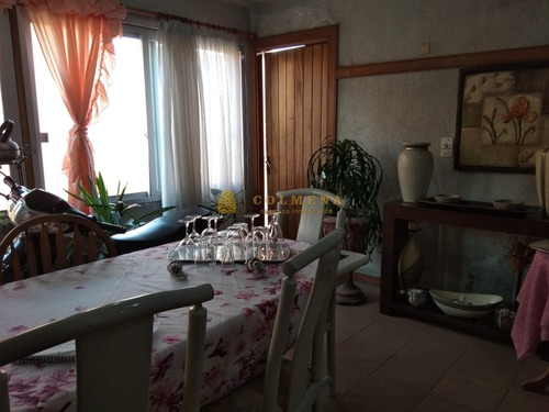 Casa De 5 Dormitorios Y Deposito. En Muy Buena Ubicacion Cerca De Roosevelt Y Sanatorio. Consulte!!!!!!!- Ref: 1863
