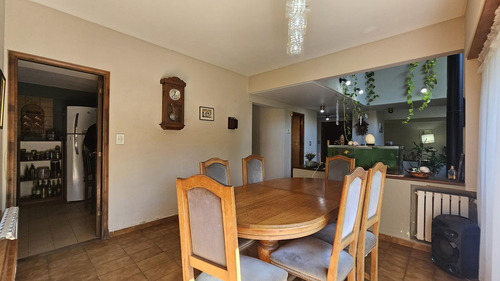 Venta - Chalet Siete Ambientes Con Piscina Y Parque Perimetral - Santa Monica