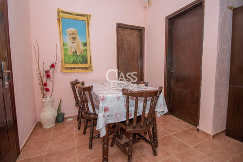 Venta Casa En Las Piedras, 2 Dormitorios, Gran Terreno.