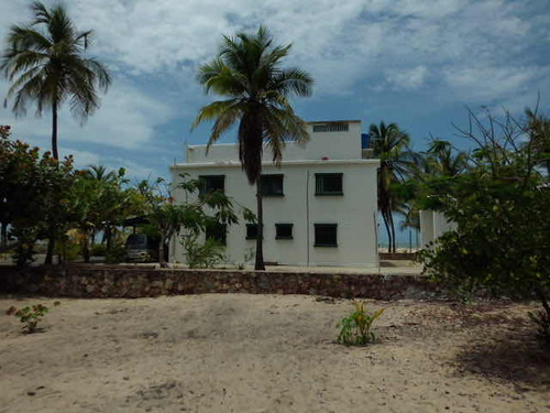 Remate Casa Frente Al Mar Boca De Uchire