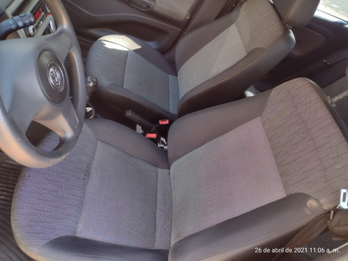 Imagen 3 de 9 de Volkswagen Voyage 1.6 Comfortline 101cv 2013