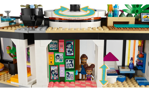 Lego 42639 Mansión Moderna De Andrea Cantidad De Piezas 2275
