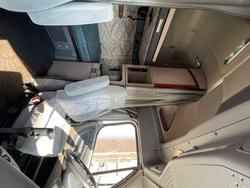 Imagen 12 de 15 de Freightliner Cascadia